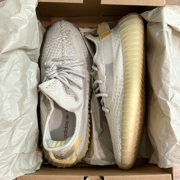 Yeezy boost 350 V2 US size 9 UK size 8 1/2 - Picture 1 of 8